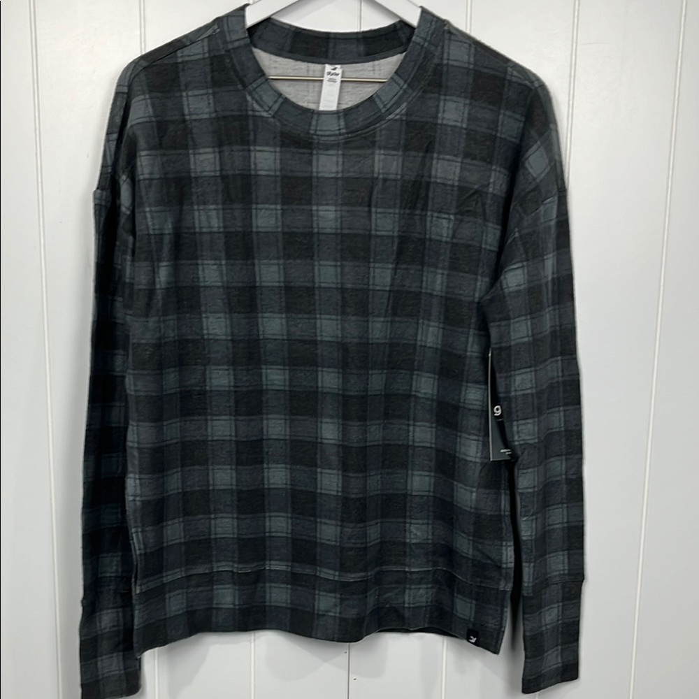 Glyder Limitless Movement Womens Top XS Gray Plaid Pullover Thumbhole Cool Dry